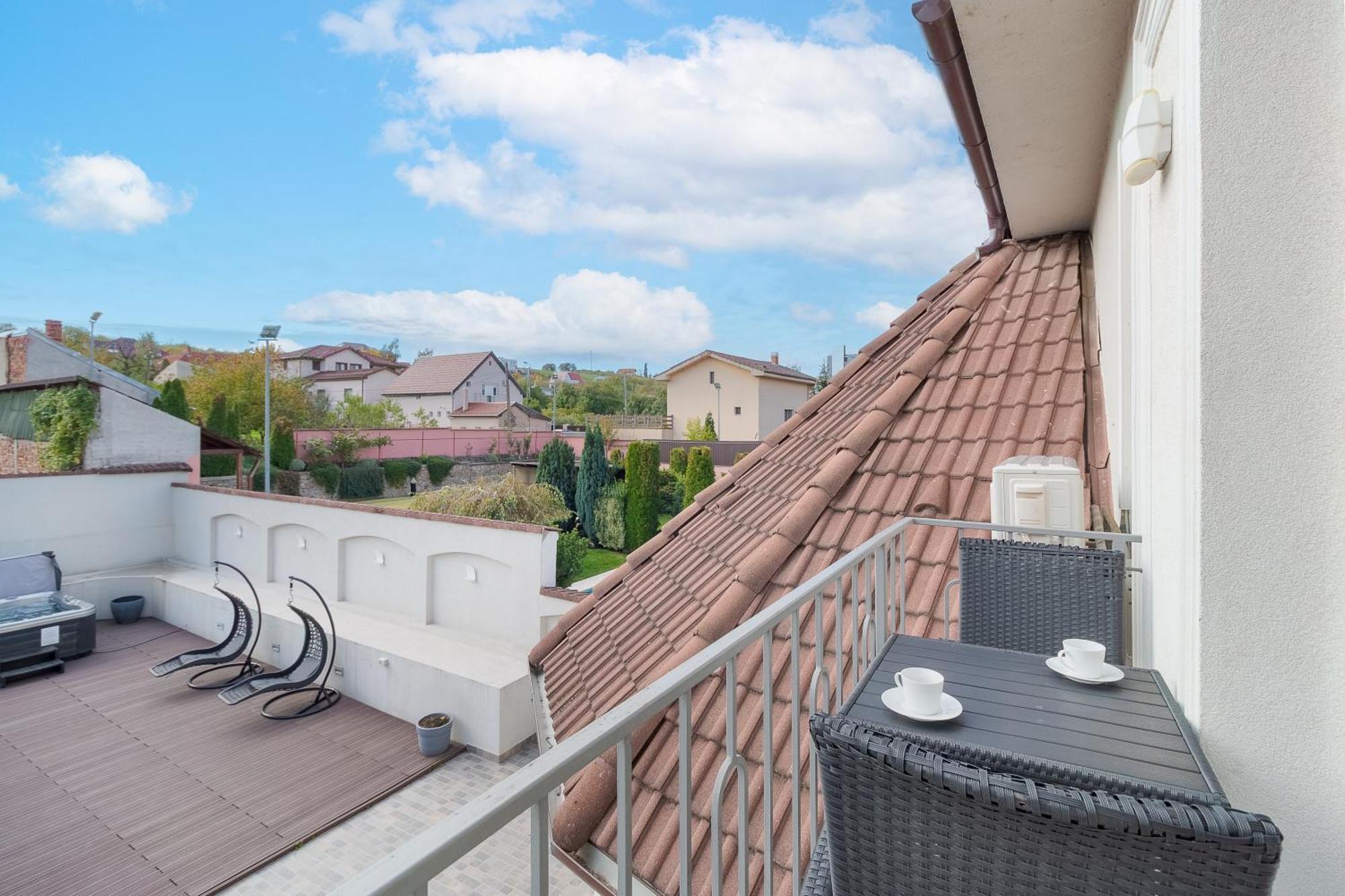 Dozsa Residence Oradea Rom bilde