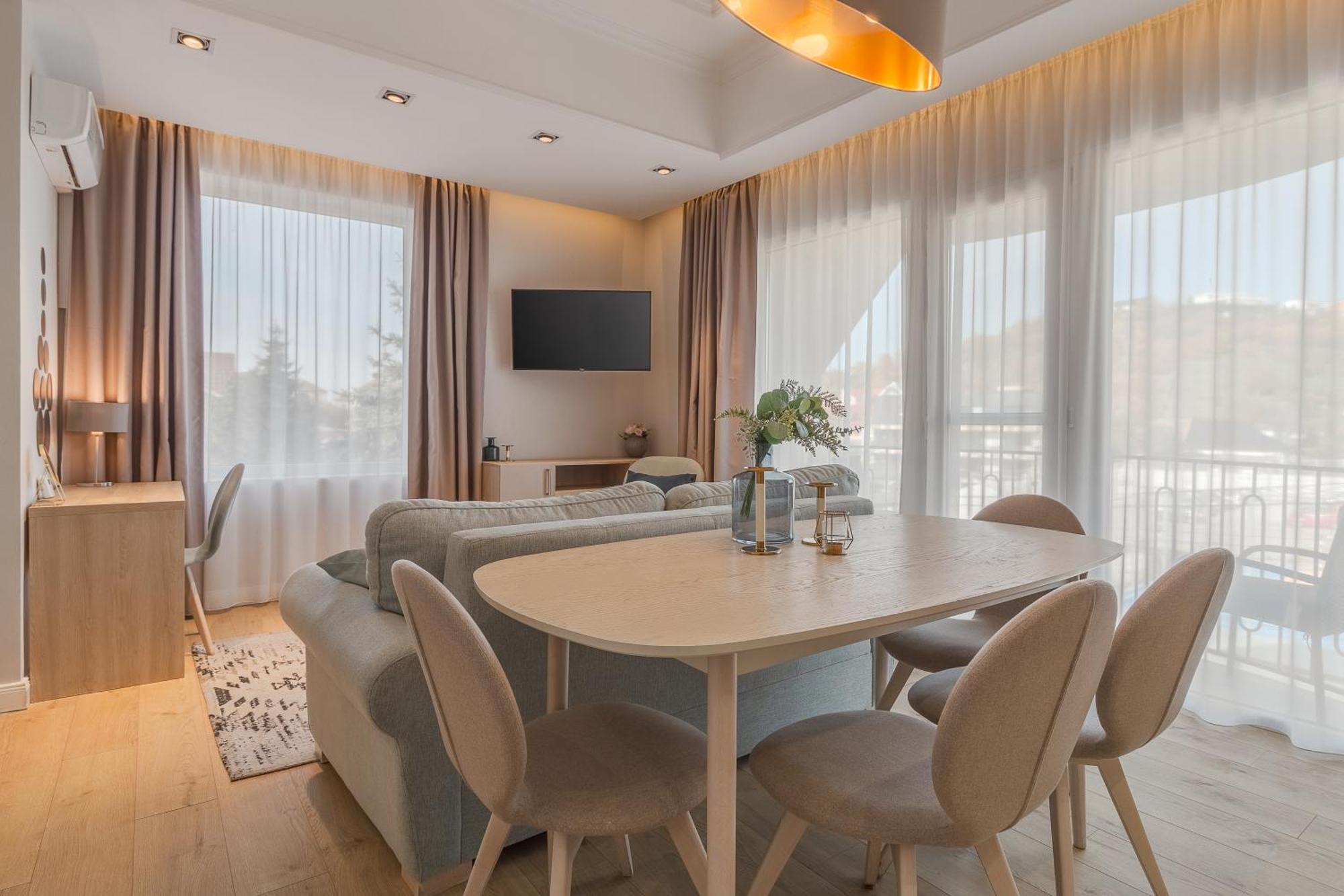 Dozsa Residence Oradea Eksteriør bilde